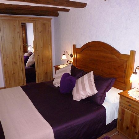 El Moli De Pontons Suites Con Jacuzzi Spa Exterior photo