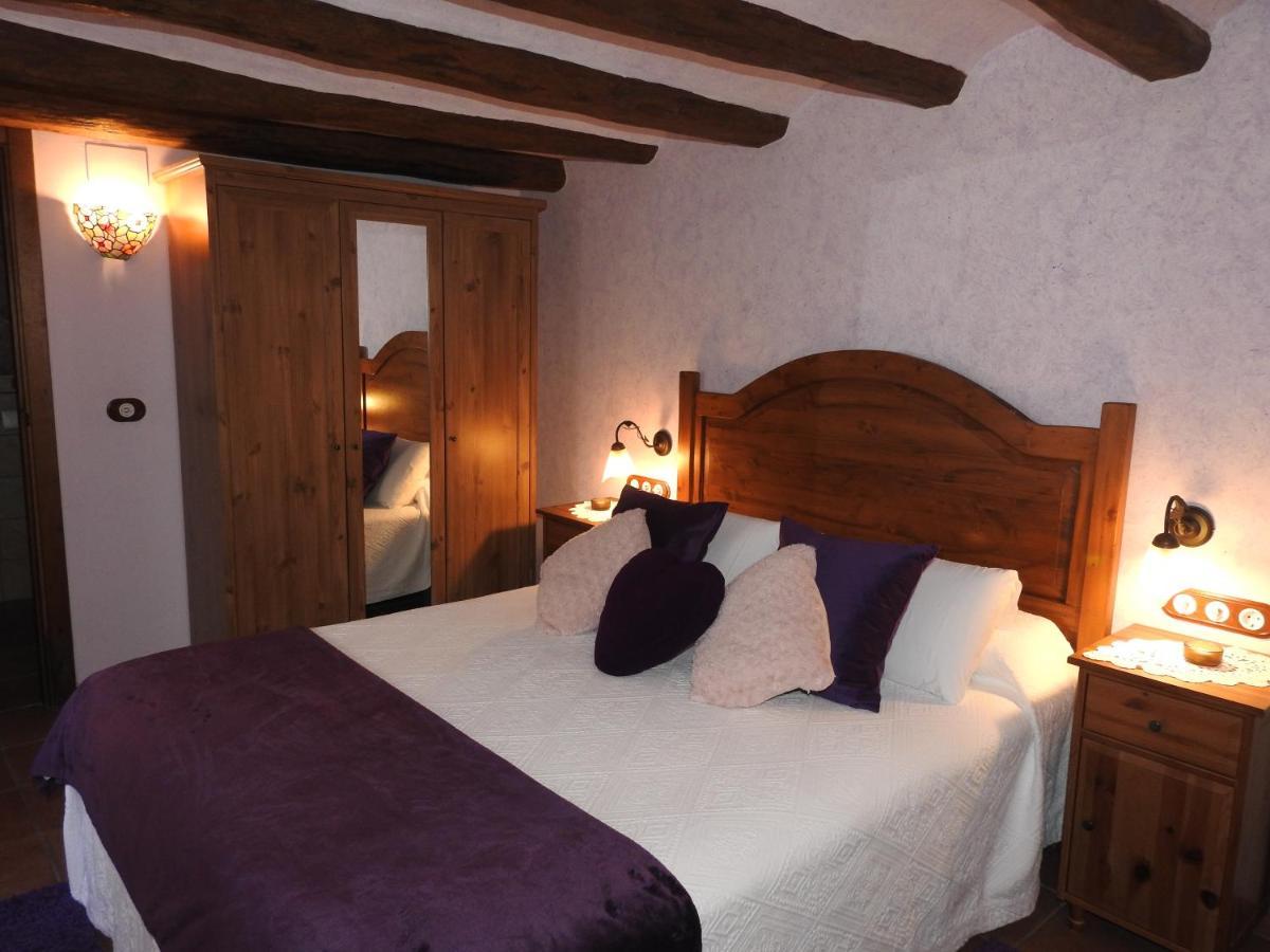 El Moli De Pontons Suites Con Jacuzzi Spa Exterior photo