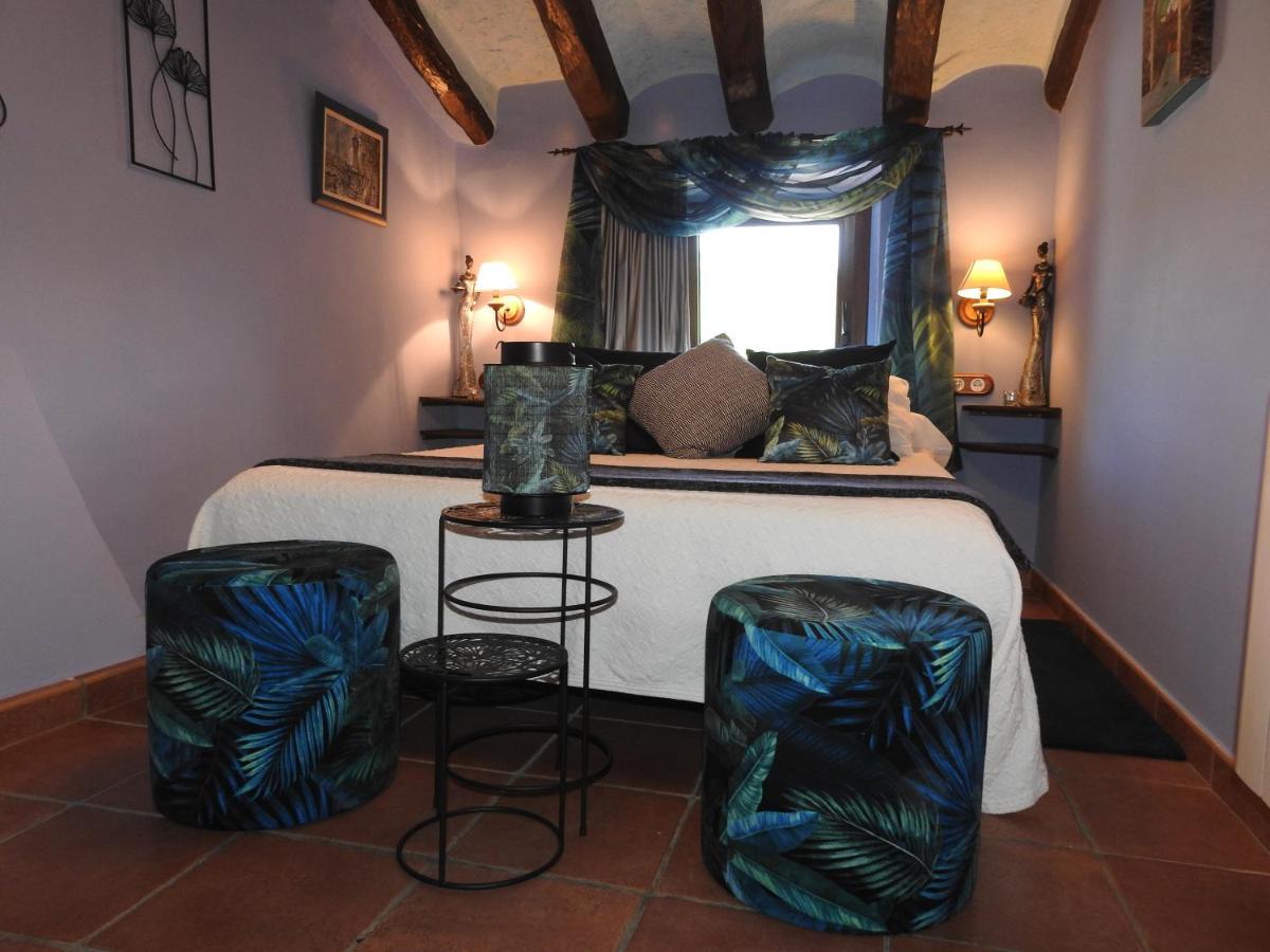 El Moli De Pontons Suites Con Jacuzzi Spa Exterior photo