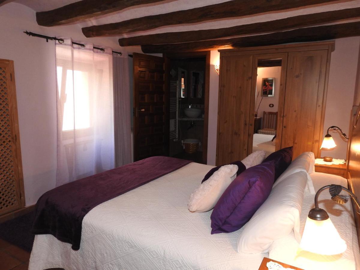 El Moli De Pontons Suites Con Jacuzzi Spa Exterior photo