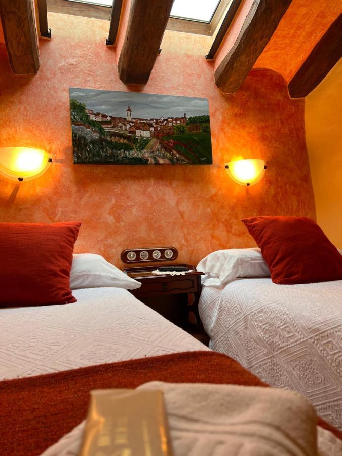 El Moli De Pontons Suites Con Jacuzzi Spa Exterior photo