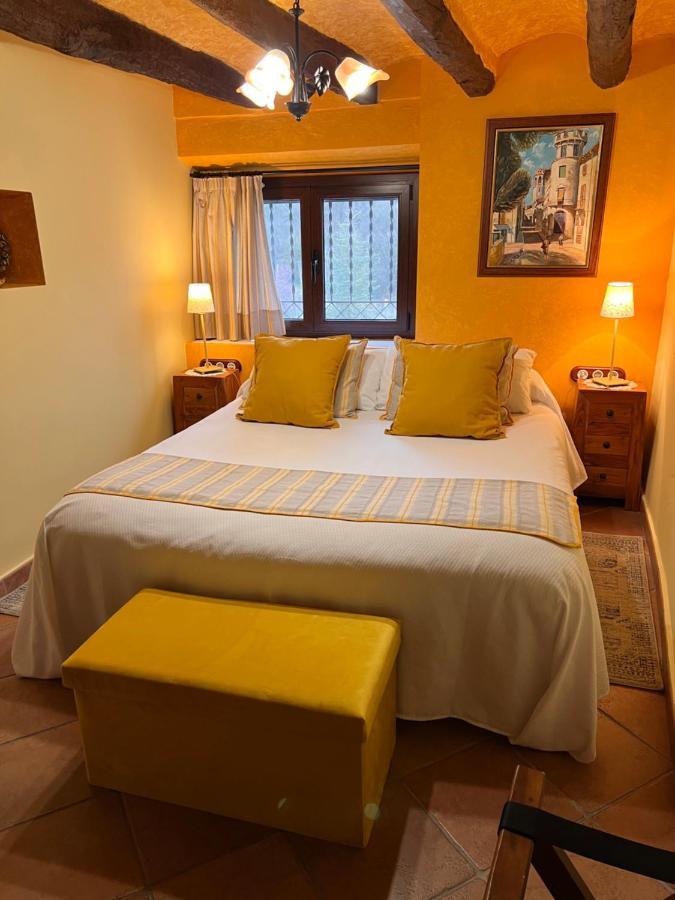 El Moli De Pontons Suites Con Jacuzzi Spa Exterior photo