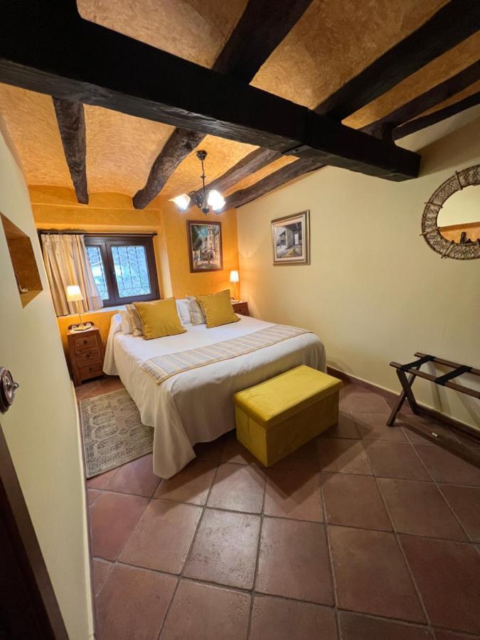 El Moli De Pontons Suites Con Jacuzzi Spa Exterior photo