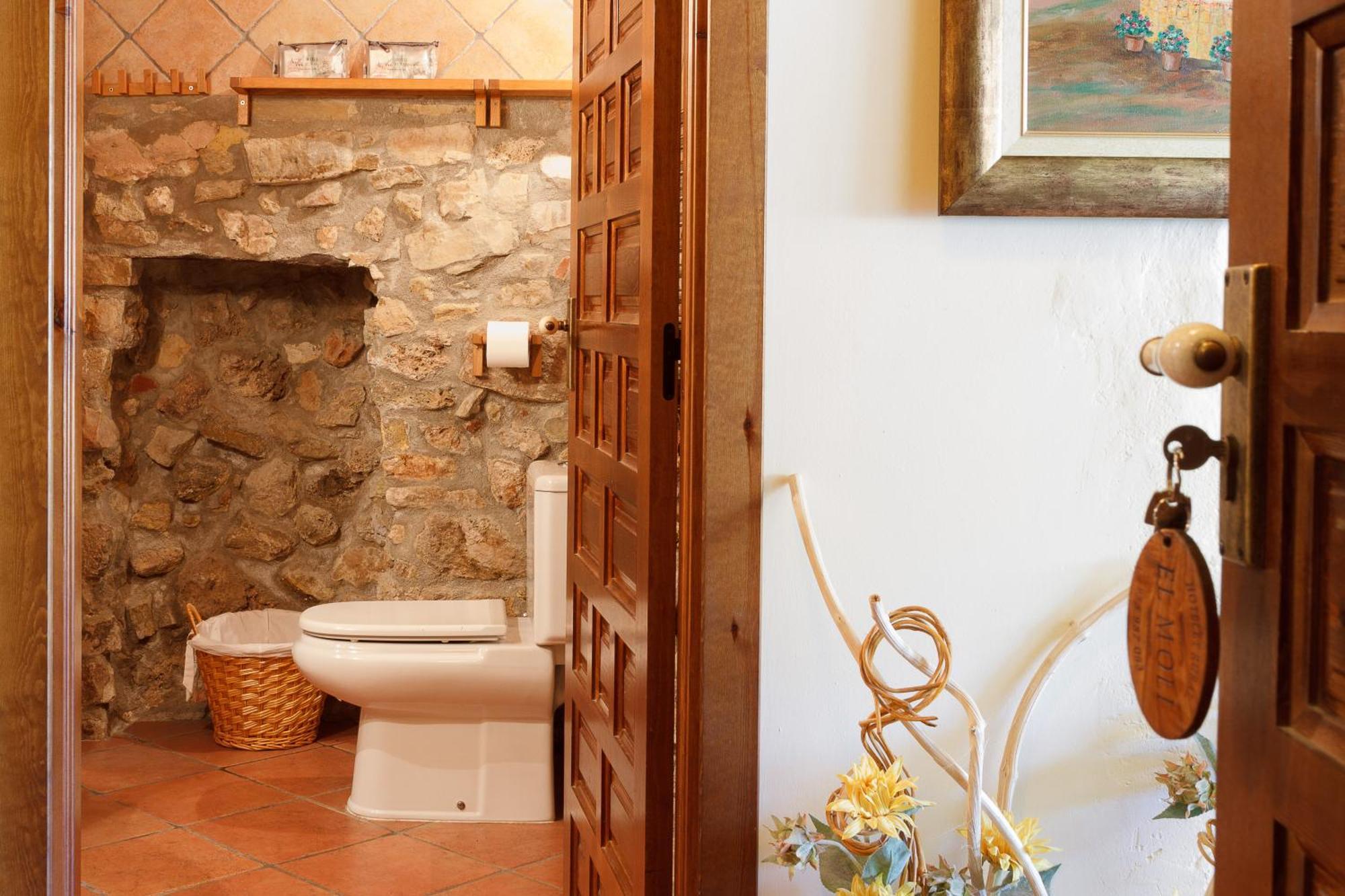 El Moli De Pontons Suites Con Jacuzzi Spa Exterior photo