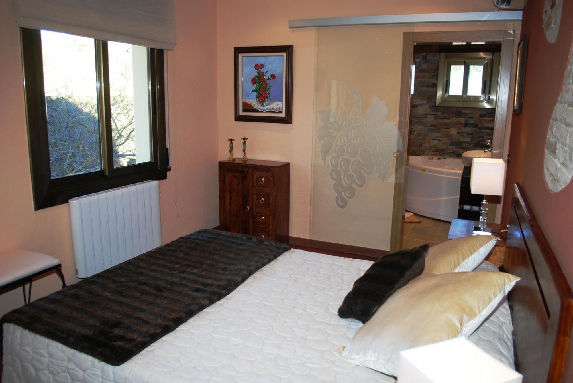 El Moli De Pontons Suites Con Jacuzzi Spa Exterior photo