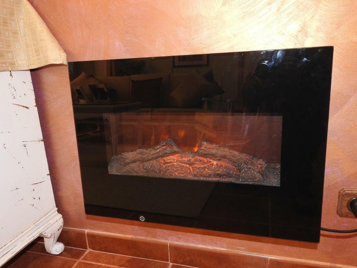 El Moli De Pontons Suites Con Jacuzzi Spa Exterior photo
